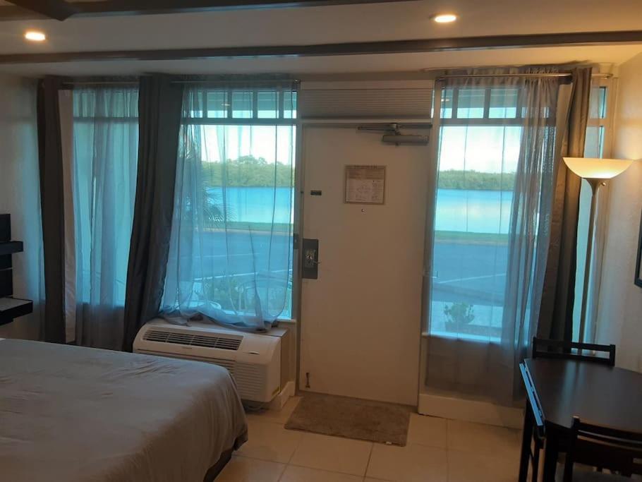 River Delight,Studio109, Beach & Pool Steps Away + Wifi Ruskin Dış mekan fotoğraf